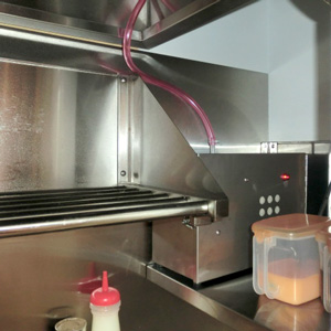 厨房に設置したレンタル消臭器